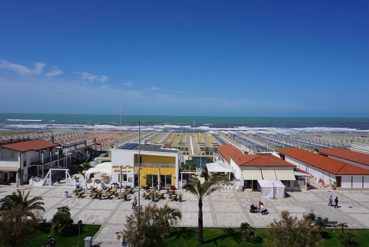 Hotel Alba Sul Mare Lido di Camaiore Exterior foto