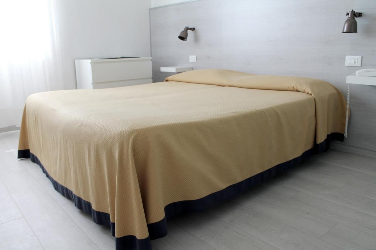 Hotel Alba Sul Mare Lido di Camaiore Zimmer foto