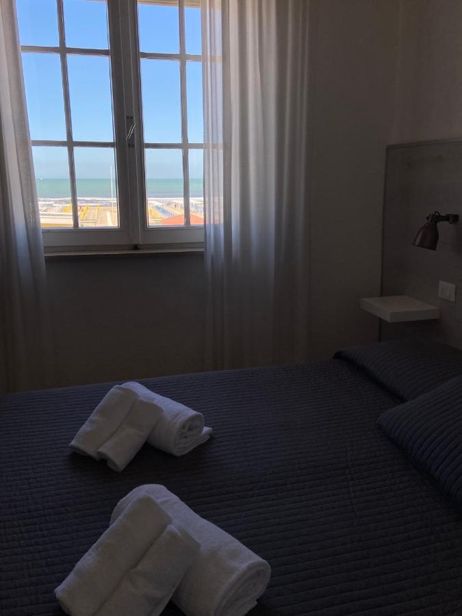 Hotel Alba Sul Mare Lido di Camaiore Exterior foto