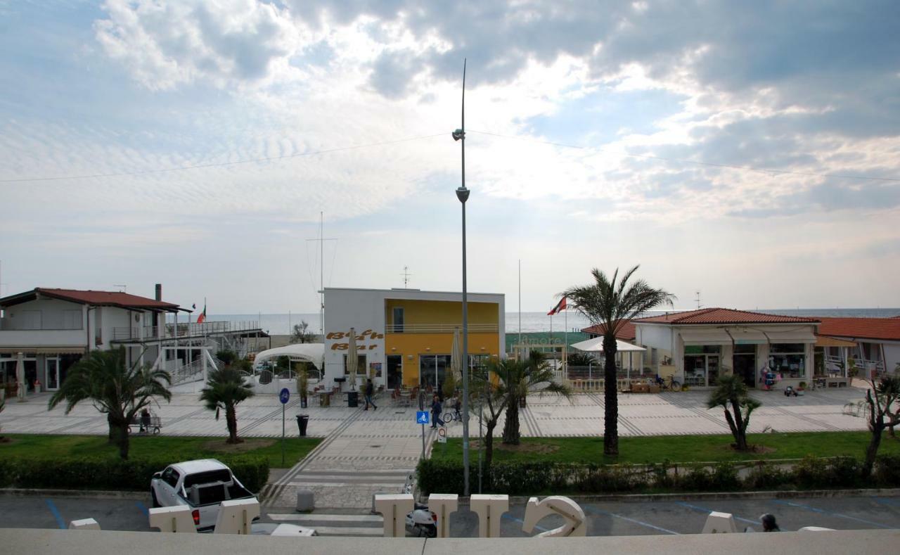 Hotel Alba Sul Mare Lido di Camaiore Exterior foto